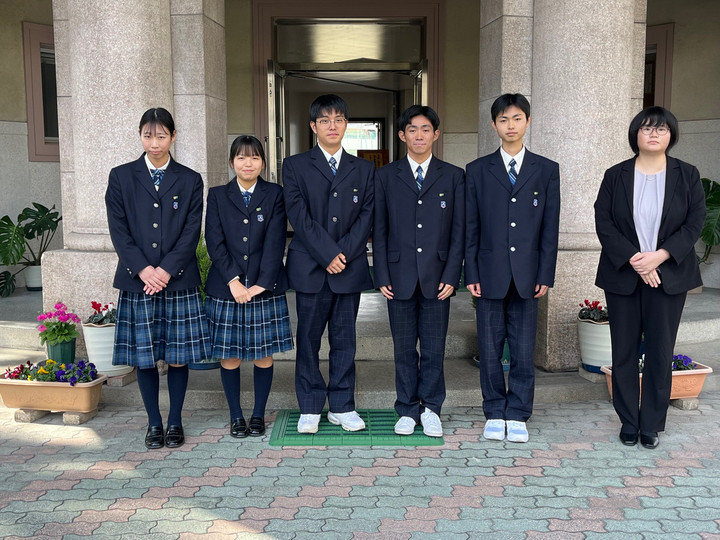 鹿児島県立甲南高等学校HP : 種子島高等学校1年生学校訪問
