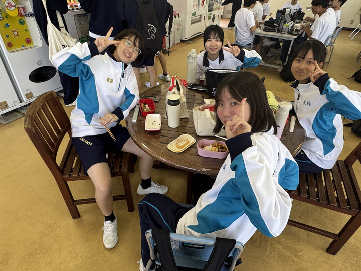 鹿児島県立甲南高等学校HP : 【1年】遠足その2