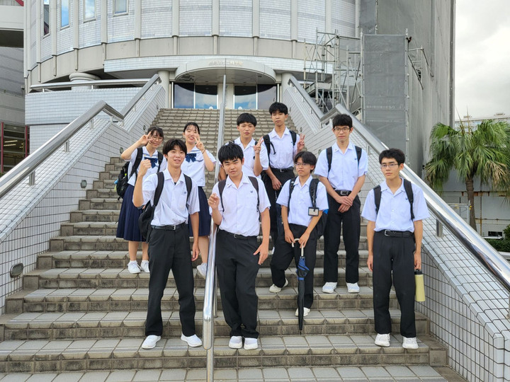 鹿児島県立甲南高等学校HP : 【自然科学部】科学の祭典に出展しました！